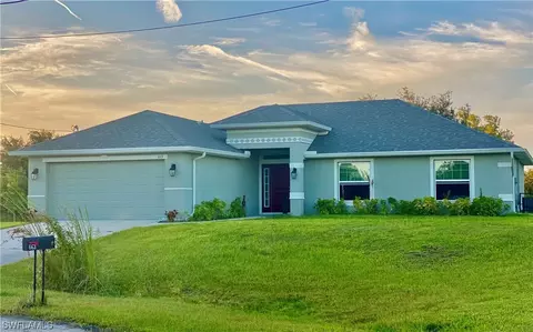 663 Mirror Lakes Ct, Lehigh Acres, FL 33974