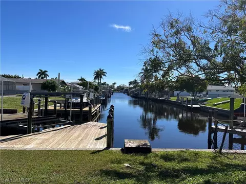 5602 Deauville Ct, Cape Coral, FL 33904