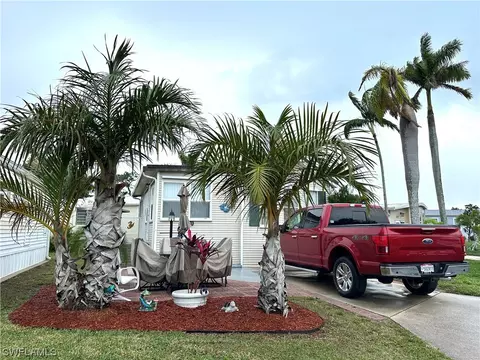 4601 Candlestick Ct E, Estero, FL 33928