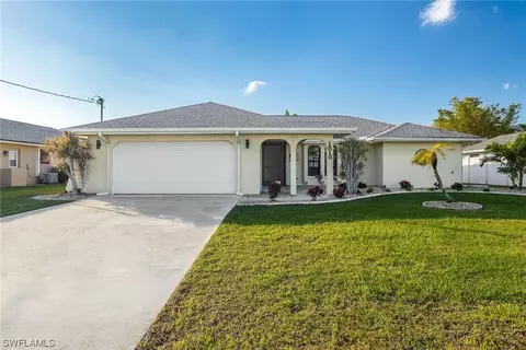 1818 SE 4th St, Cape Coral, FL 33990