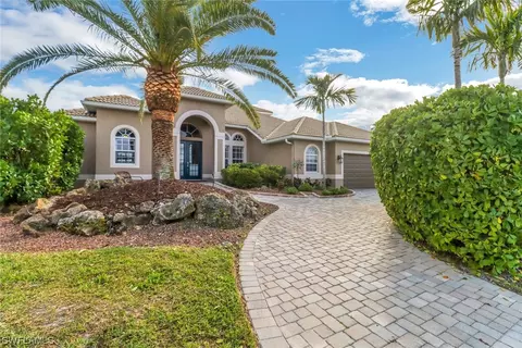 218 Cape Coral Pkwy W, Cape Coral, FL 33914