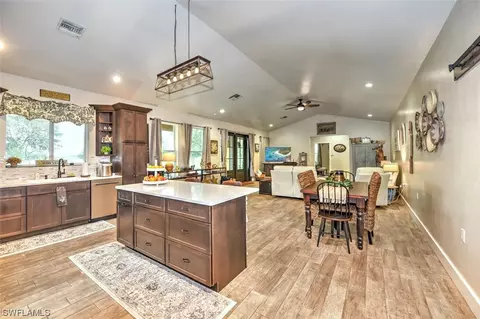 Kitchen - 2010 Frontier Cir, Labelle, FL 33935 photo 1 of 4