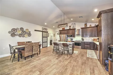 Kitchen - 2010 Frontier Cir, Labelle, FL 33935 photo 3 of 4