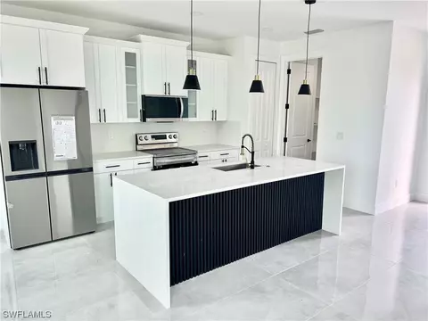 2014 Nelson Rd N, Cape Coral, FL 33993