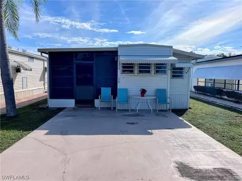 58 Gresham Ln, North Fort Myers, FL 33903