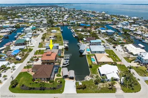 3631 Jade Ave, Saint James City, FL 33956