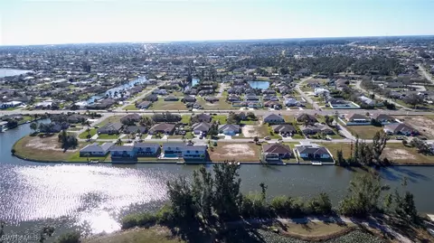 615 SW 3rd Ct, Cape Coral, FL 33991
