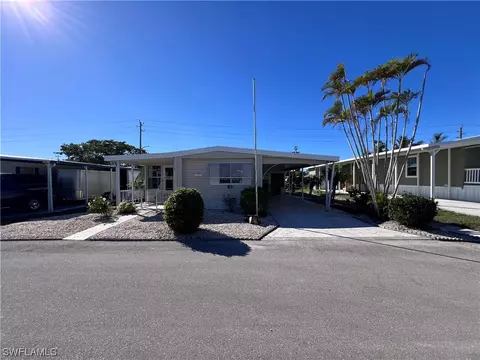 265 Poinsettia Dr, Fort Myers, FL 33905