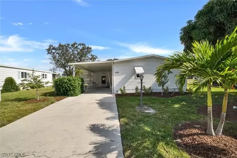 439 Riviera Blvd W, Naples, FL 34112
