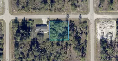 3904 E 9th St, Lehigh Acres, FL 33972