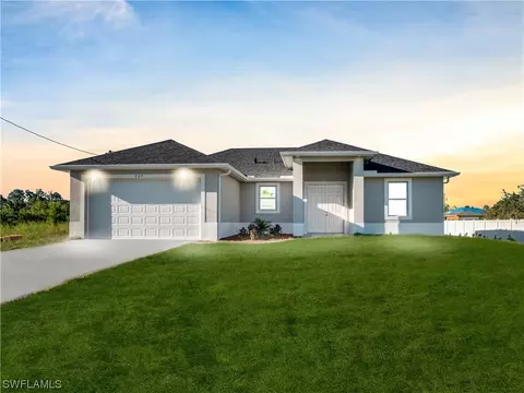 2515 10th St SW, Lehigh Acres, FL 33976