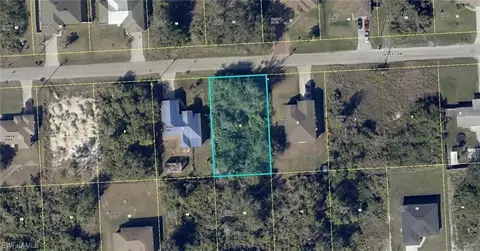 3513 20th St SW, Lehigh Acres, FL 33976