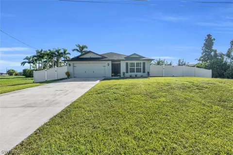 19 SW 19th Pl, Cape Coral, FL 33991
