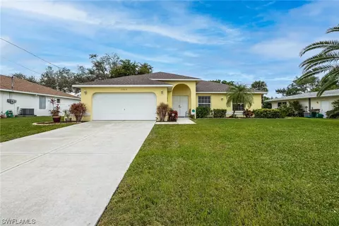 3825 SE 10th Ave, Cape Coral, FL 33904