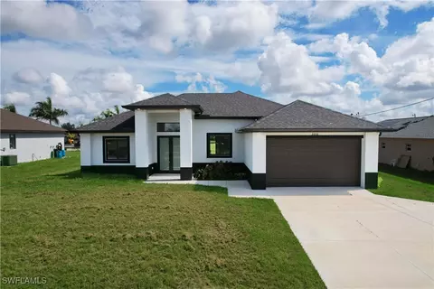 2606 Diplomat Pkwy W, Cape Coral, FL 33993