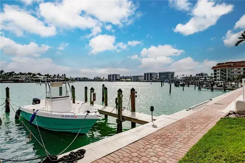 View/Area - 322 Harbour Dr #208C, Naples, FL 34103 photo 2 of 13