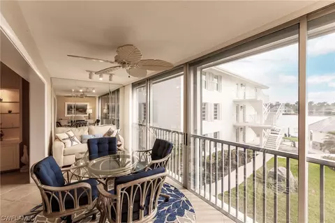 Dining - 322 Harbour Dr #208C, Naples, FL 34103 photo 3 of 5