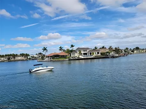 View/Area - 322 Harbour Dr #208C, Naples, FL 34103 photo 6 of 13