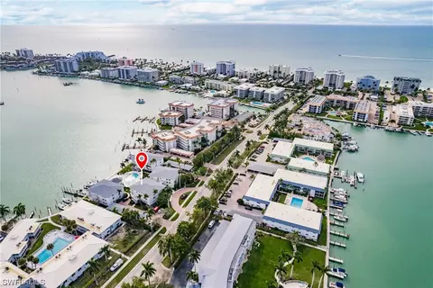 322 Harbour Dr #208C, Naples, FL 34103