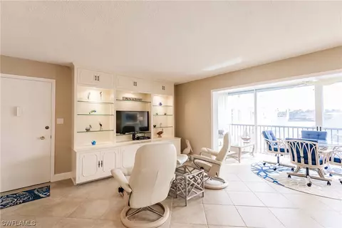 Dining - 322 Harbour Dr #208C, Naples, FL 34103 photo 1 of 5