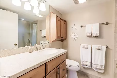 Bath - 322 Harbour Dr #208C, Naples, FL 34103 photo 1 of 3
