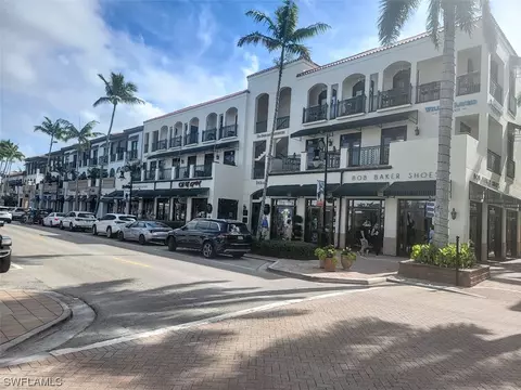 Exterior - 322 Harbour Dr #208C, Naples, FL 34103 photo 5 of 11