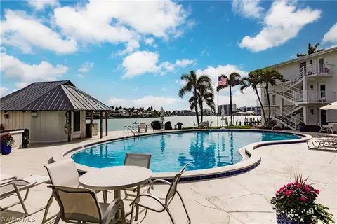 Exterior - 322 Harbour Dr #208C, Naples, FL 34103 photo 2 of 11