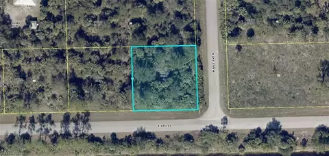 907 E 8th St, Lehigh Acres, FL 33972