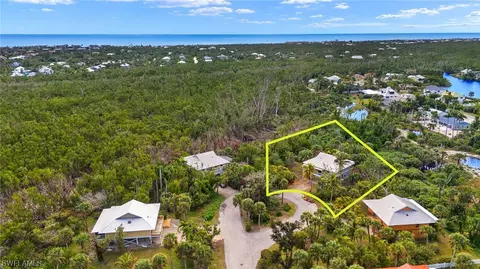 744 Marthas Ln, Sanibel, FL 33957