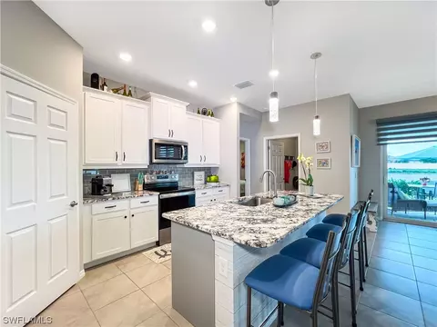 3253 Apple Blossom Dr, Alva, FL 33920