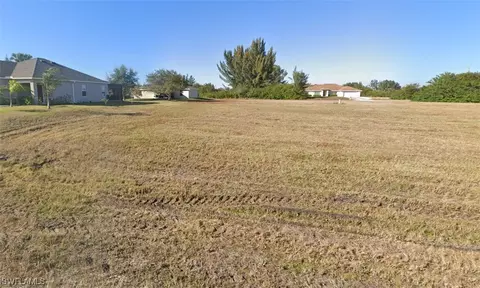 2441 NW 8th Ter, Cape Coral, FL 33993