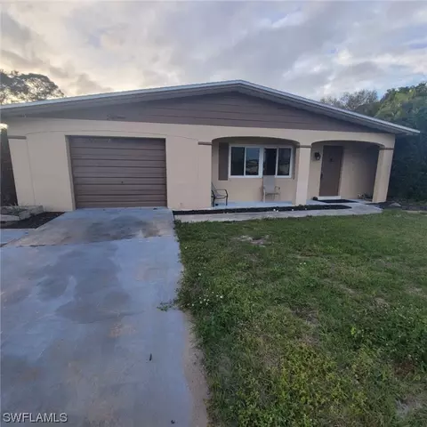 15 Richmond Ave N, Lehigh Acres, FL 33936