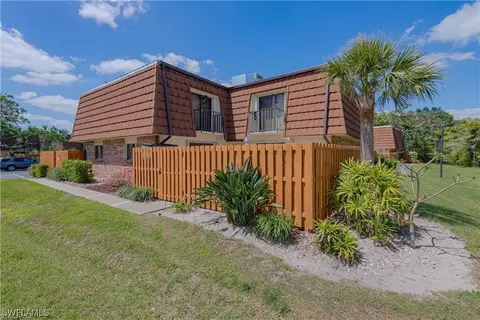 118 Park Shore Cir #4, Fort Myers, FL 33901