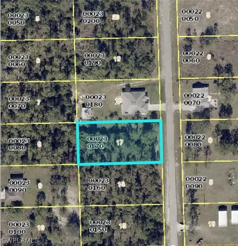 909 Clayton Ave, Lehigh Acres, FL 33972