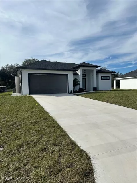 2217 Robert Ave, Alva, FL 33920
