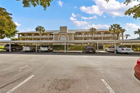 100 Valley Stream Dr #200, Naples, FL 34113