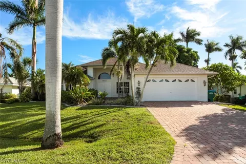 5223 Seminole Ct, Cape Coral, FL 33904