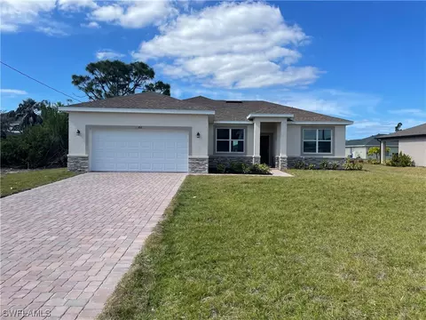 302 SW 25th Pl, Cape Coral, FL 33991
