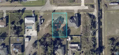3905 32nd St SW, Lehigh Acres, FL 33976