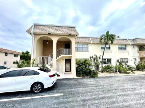 4931 Vincennes Ct #11, Cape Coral, FL 33904