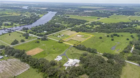1595 Cemetery Rd, Labelle, FL 33935