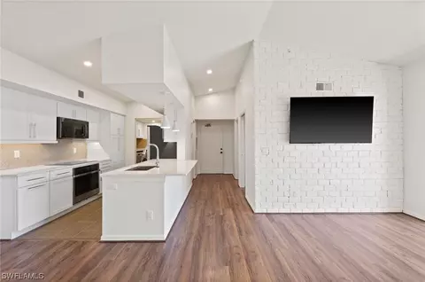 4670 Saint Croix Ln #634, Naples, FL 34109