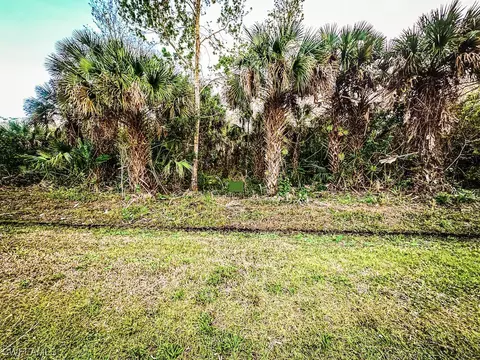 640 35th Ave NW, Naples, FL 34120