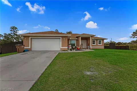 320 Canton Ave, Lehigh Acres, FL 33936