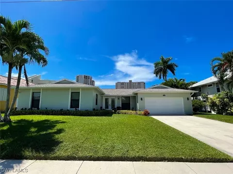 840 Seagrape Dr W, Marco Island, FL 34145