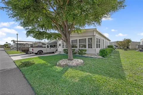 28 Enchanting Blvd #E-28, Naples, FL 34112