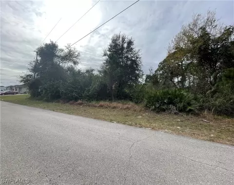 4705-4707 22nd St SW, Lehigh Acres, FL 33973