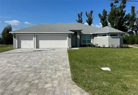 317 NE 8th Ter, Cape Coral, FL 33909