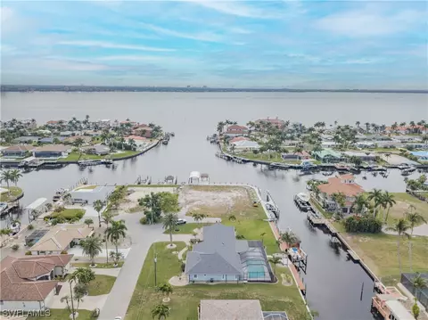 5374 Colonade Ct, Cape Coral, FL 33904