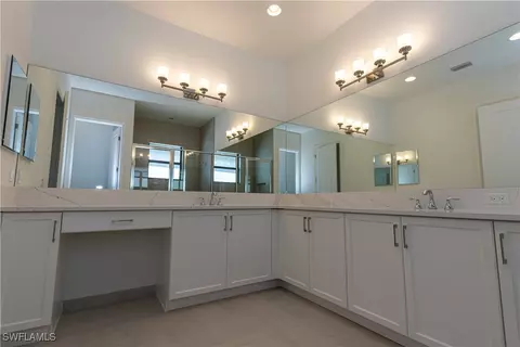 Bath - 20502 Fair Oak Ln, Estero, FL 33928 photo 2 of 3